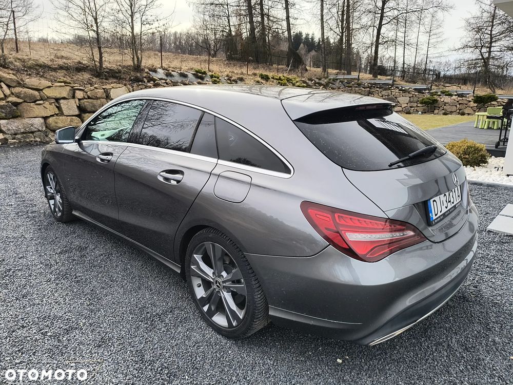 Mercedes-Benz CLA 180 7G-DCT UrbanStyle Edition - 2