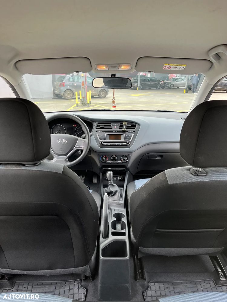 Hyundai i20 1.25 84CP M/T Comfort - 12