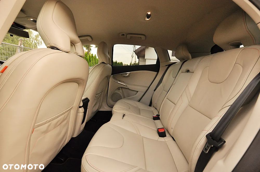 Volvo V40 T3 Ocean Race - 18