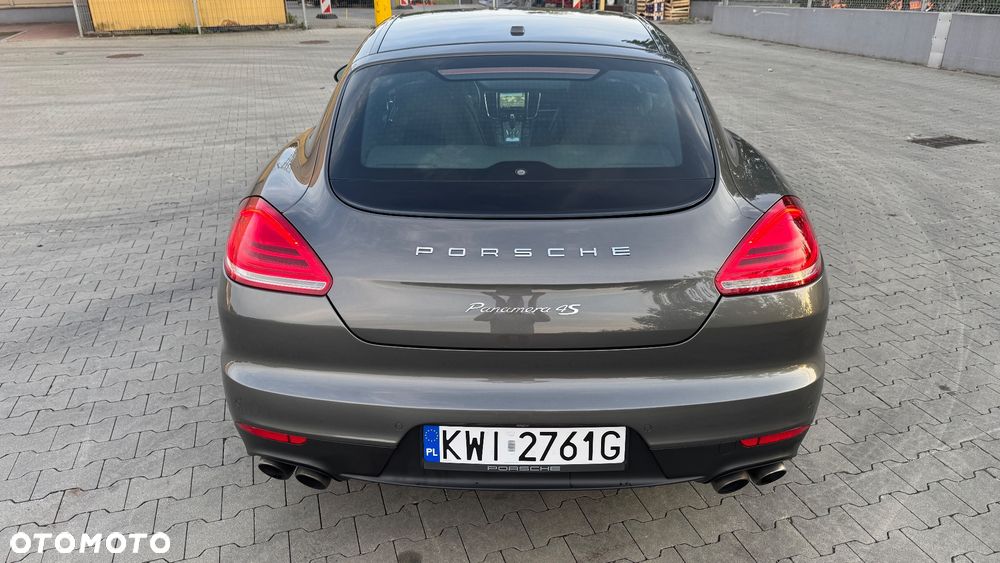 Porsche Panamera 4S - 7