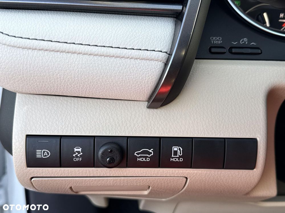 Toyota Camry 2.5 Hybrid Comfort CVT - 21