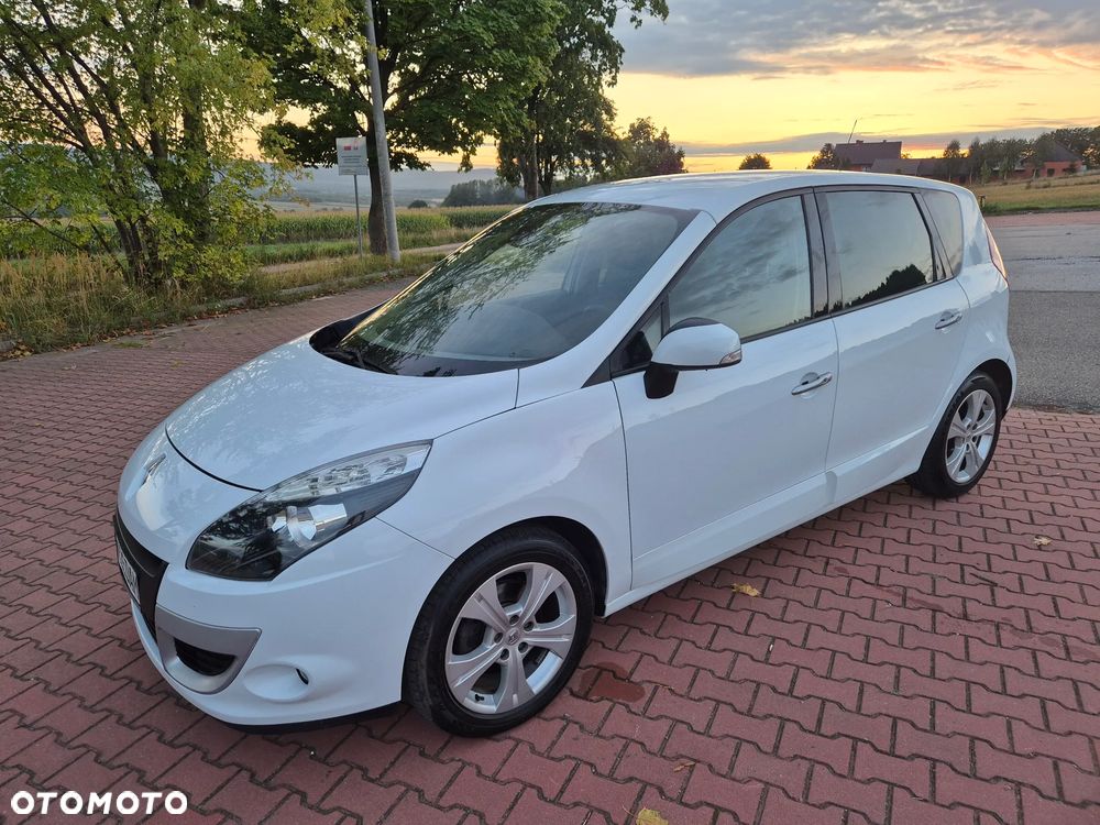 Renault Scenic 1.6 16V 110 Dynamique - 9