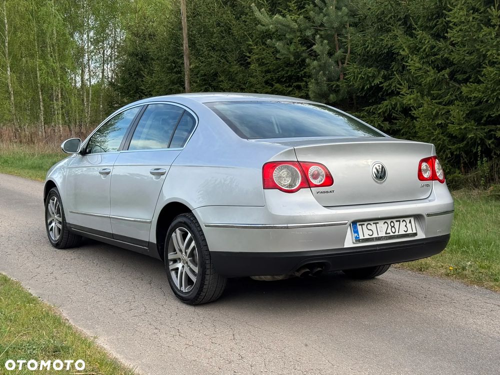 Volkswagen Passat 2.0 TDI Individual - 4