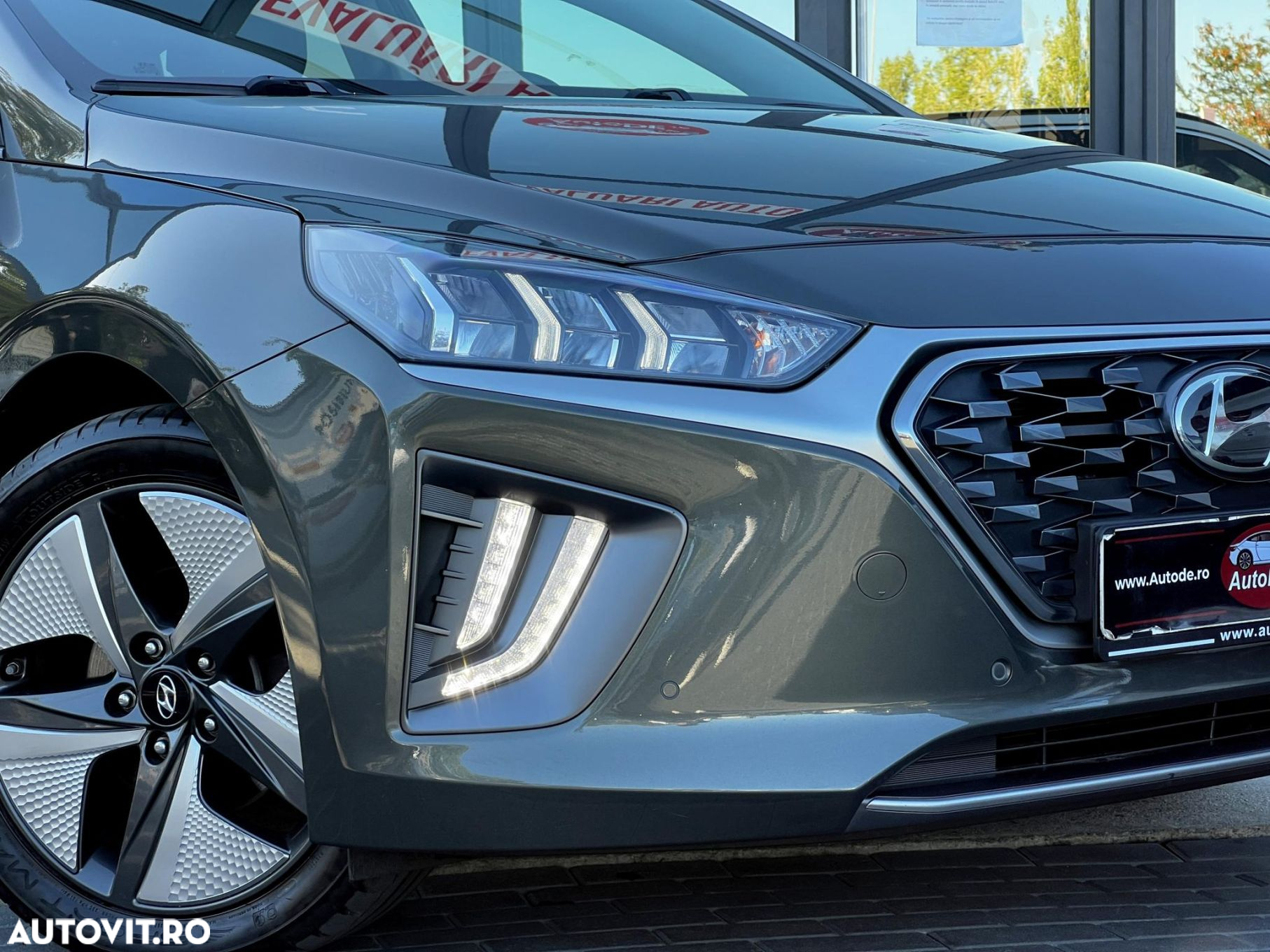 Hyundai IONIQ - 36