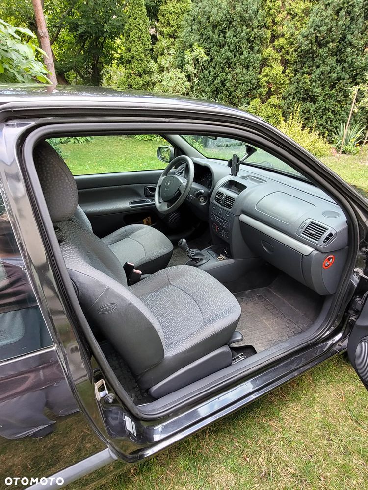 Renault Clio 1.2 16V Campus - 15