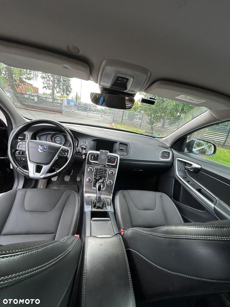 Volvo V60 D2 Drive-E Momentum - 8