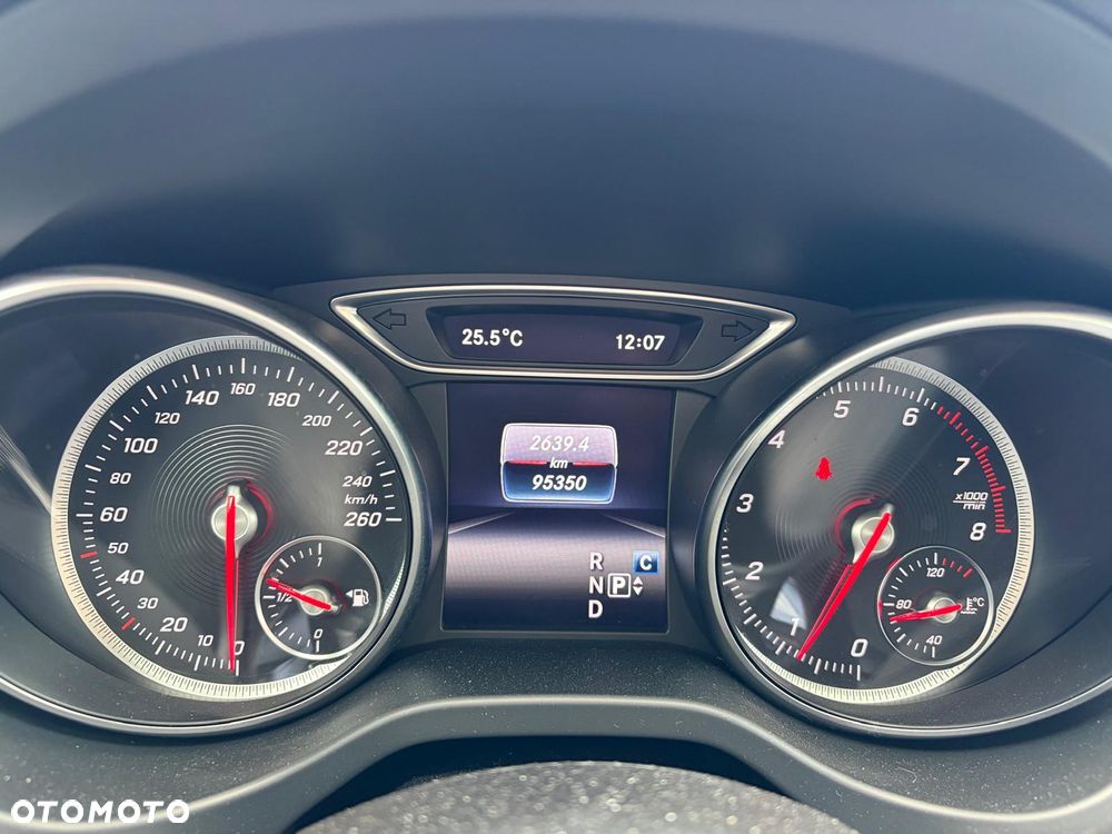 Mercedes-Benz GLA 220 4-Matic AMG Line - 18
