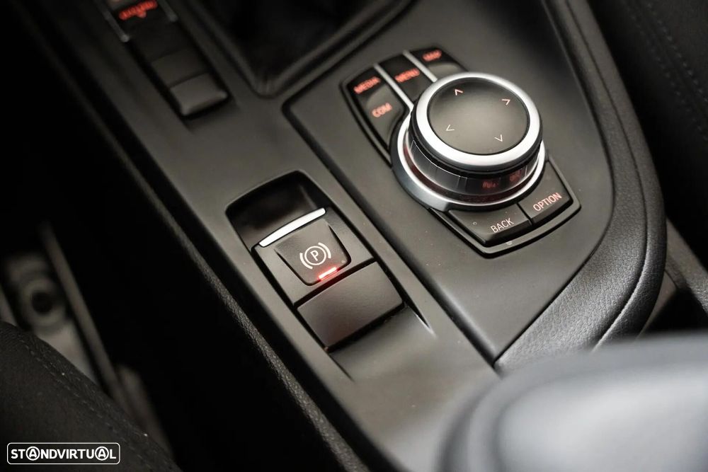 BMW X1 18 d sDrive Advantage - 23