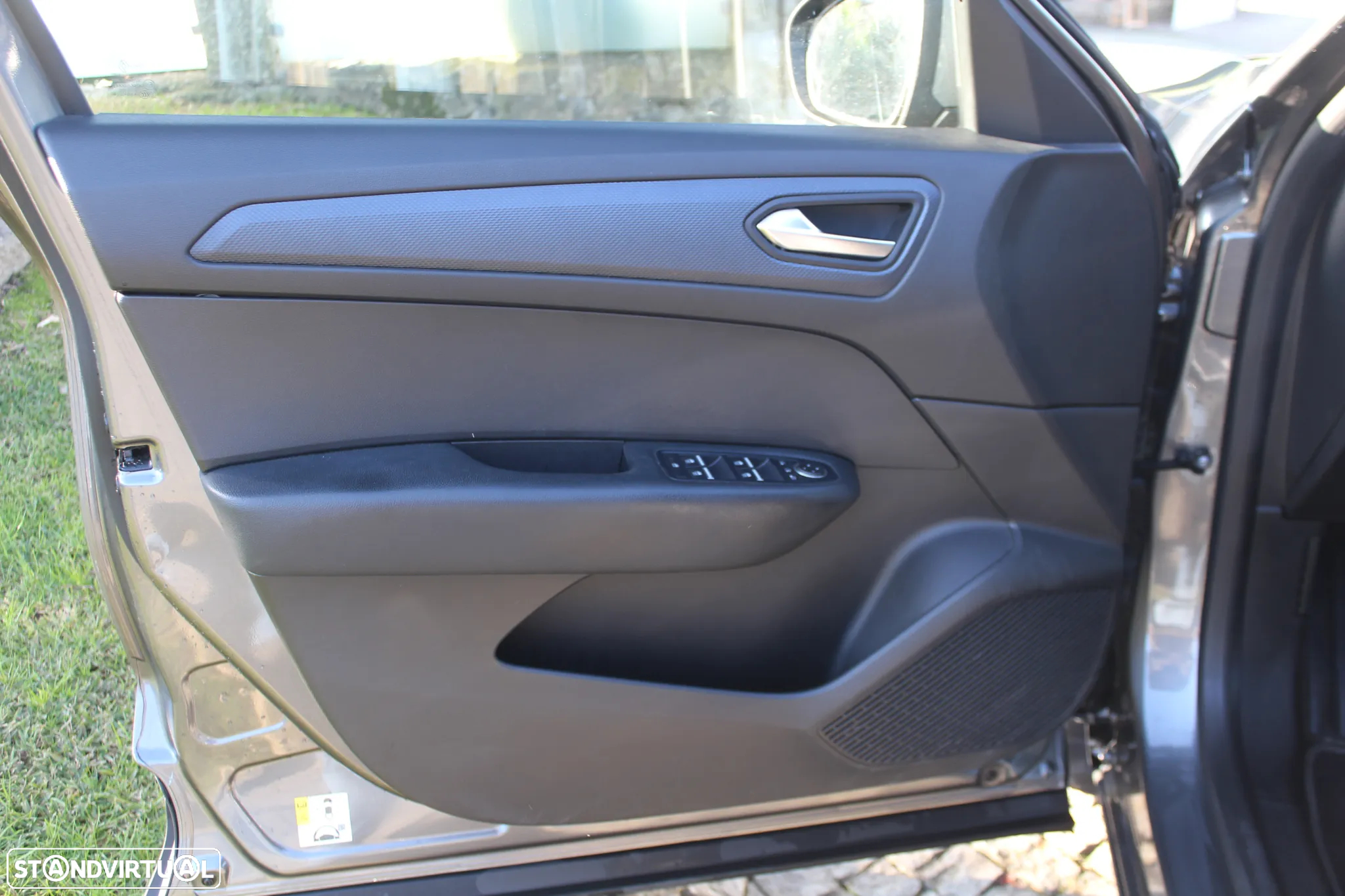 Renault Arkana 1.6 E-Tech Intens - 9