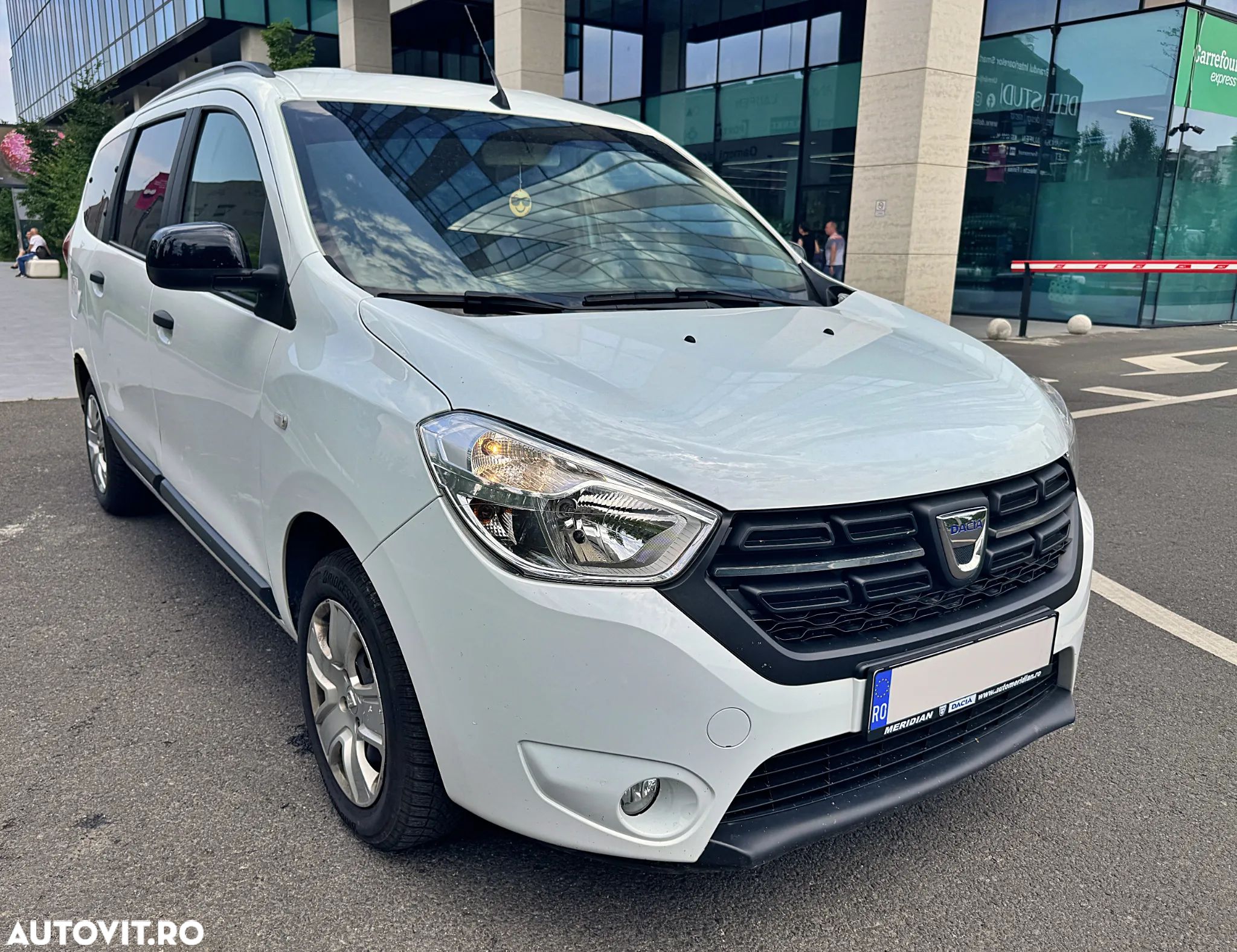 Dacia Lodgy 1.5 Blue dCi Laureate - 1