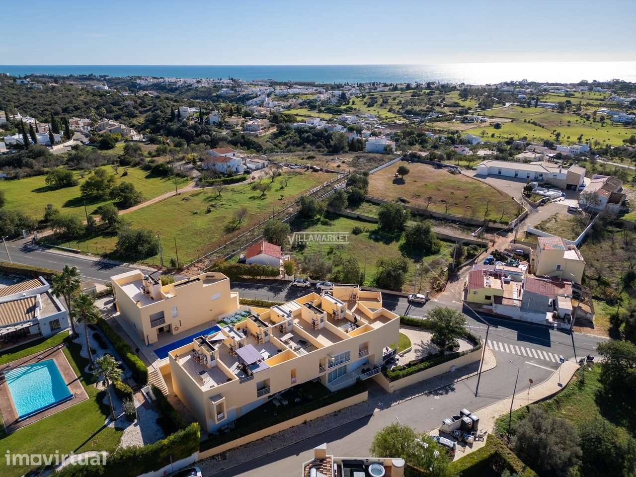 Moradia V2 com vista mar inserida em condomínio fechado com piscina e - Grande imagem: 2/45