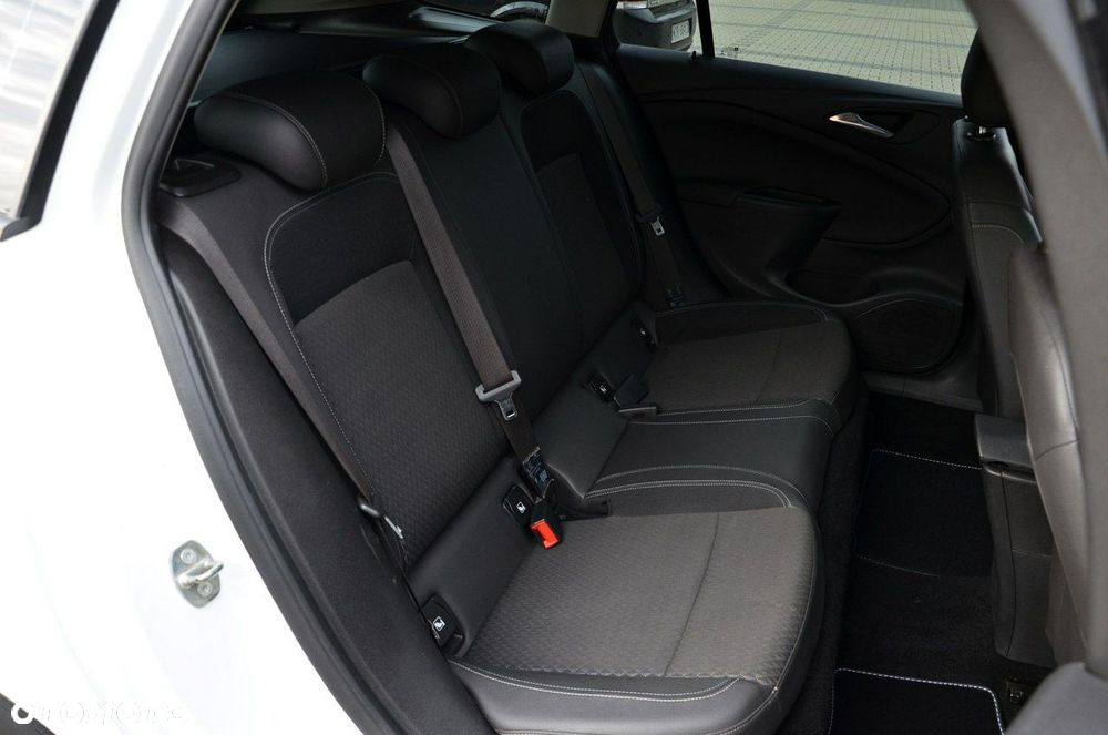 Opel Astra 1.6 D (CDTI) Automatik Dynamic - 10