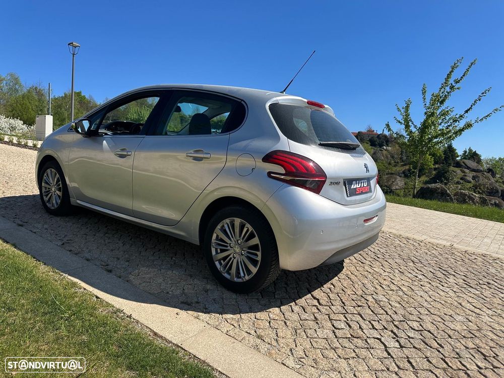 Peugeot 208 PureTech 82 Start & Stop Allure - 6