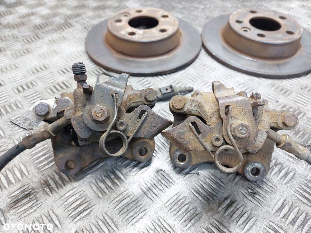 TARCZE HAMULCOWE TYŁ + KLOCKI + ZACISKI SHARAN MK1 GALAXY ALHAMBRA - 4