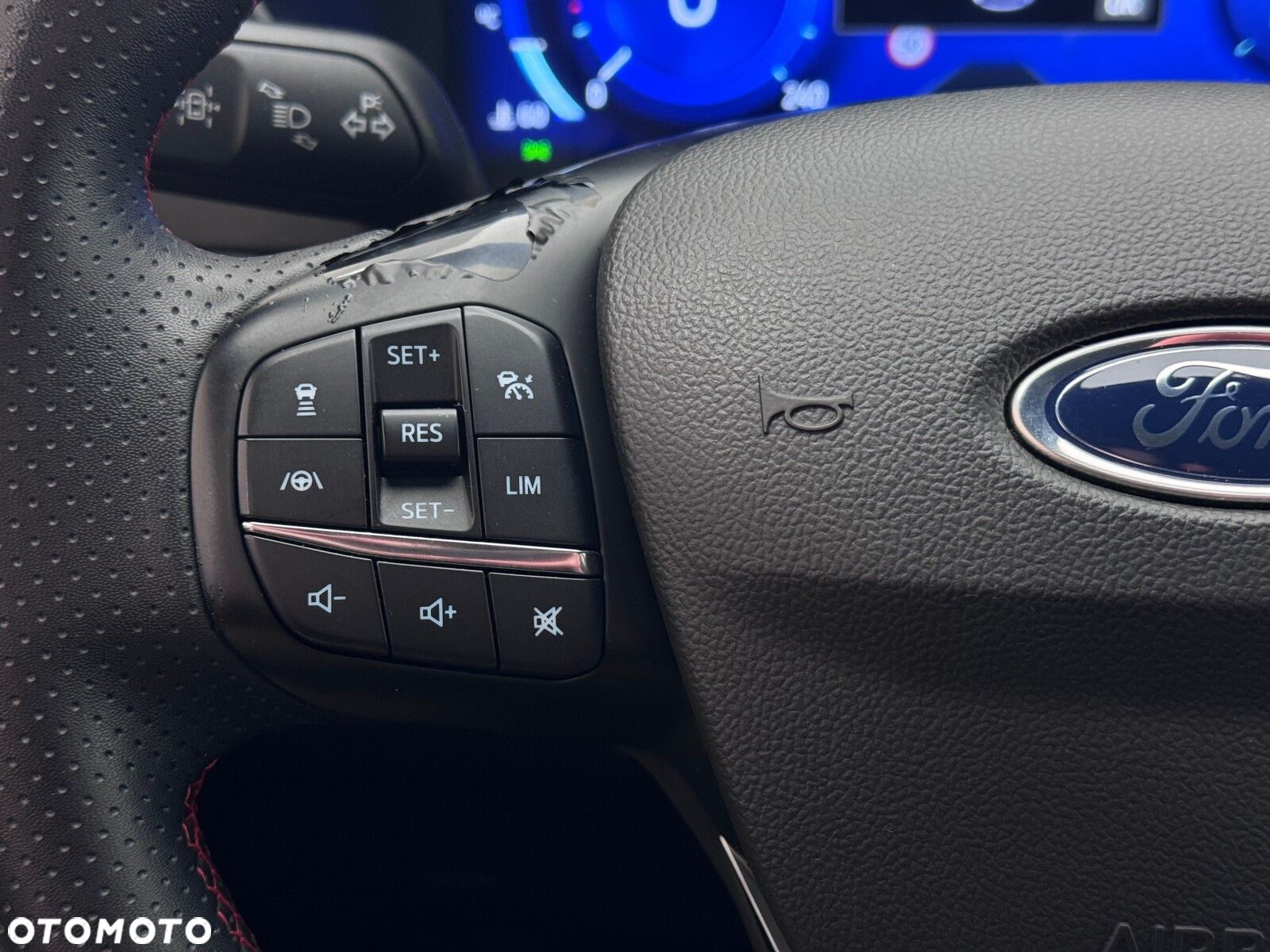 Ford Kuga - 22