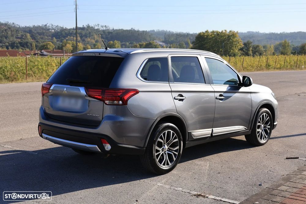 Mitsubishi Outlander 2017 photo 2