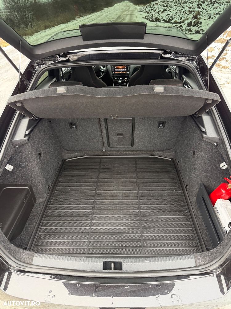 Skoda Octavia 2.0 245 TSI DSG RS - 8