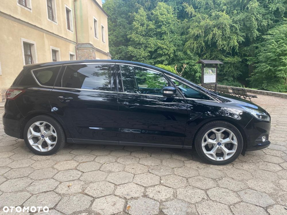 Ford S-Max - 11