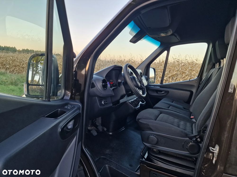 Mercedes-Benz Sprinter - 10