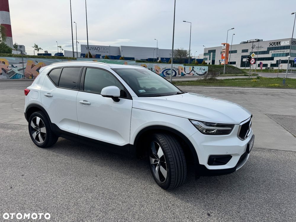 Volvo XC 40 D4 AWD Momentum (Intro Edition) - 1