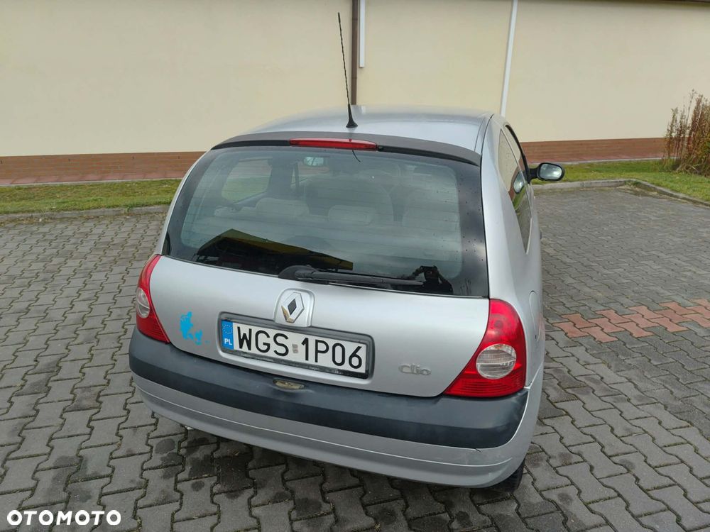 Renault Clio - 7