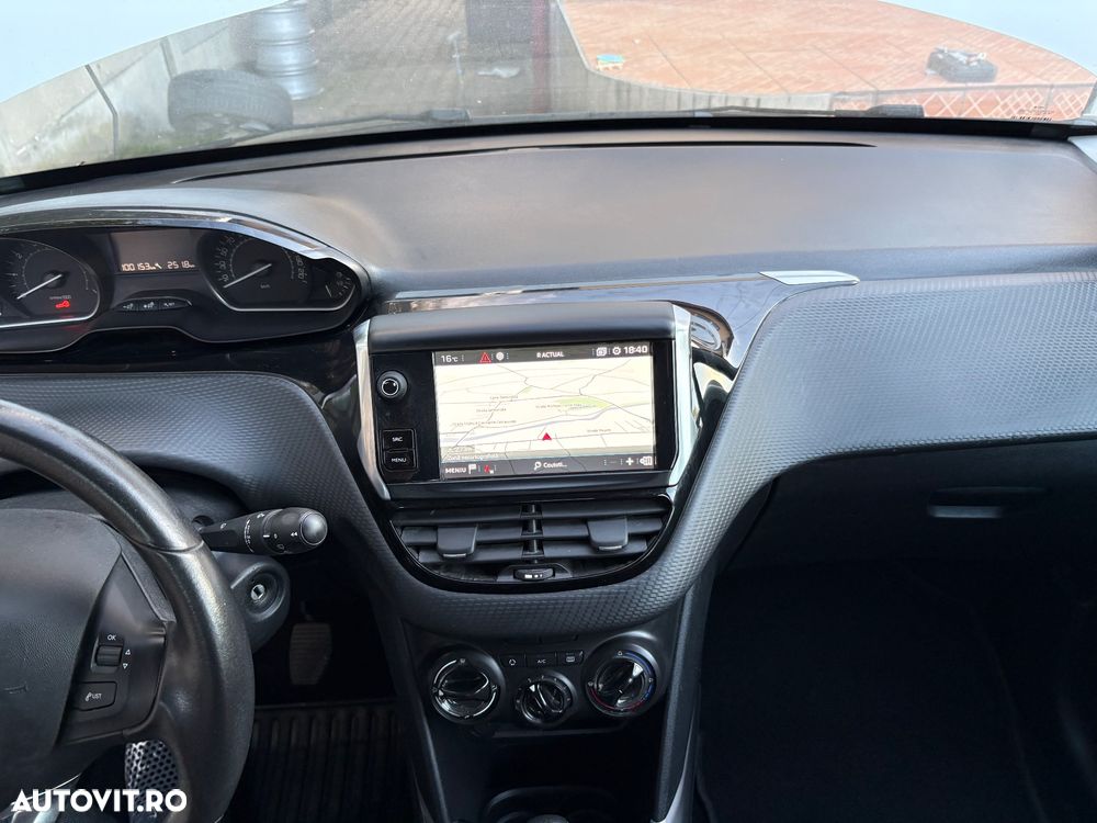 Peugeot 2008 PureTech 110 Stop&Start Business-Line - 24