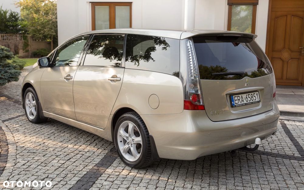Mitsubishi Grandis 2.4 Intense - 4