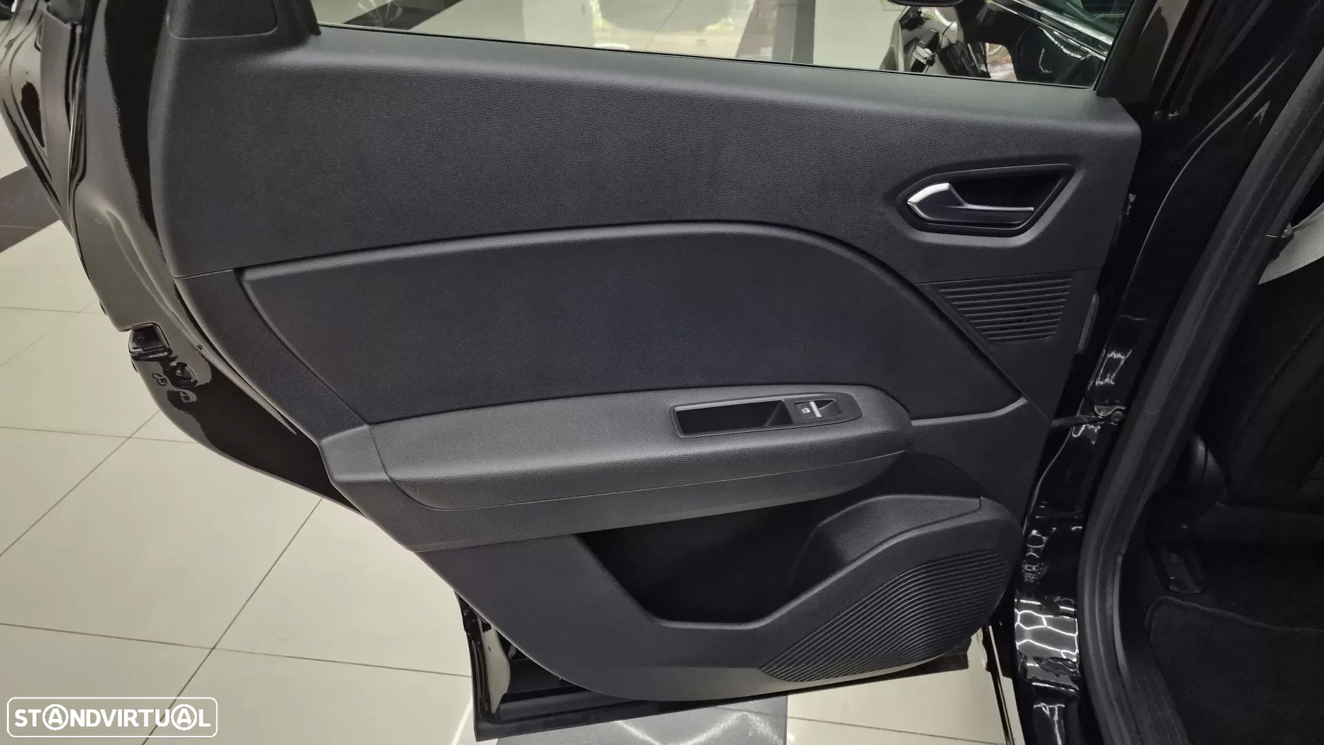 Renault Captur 1.0 TCe Techno Bi-Fuel - 40