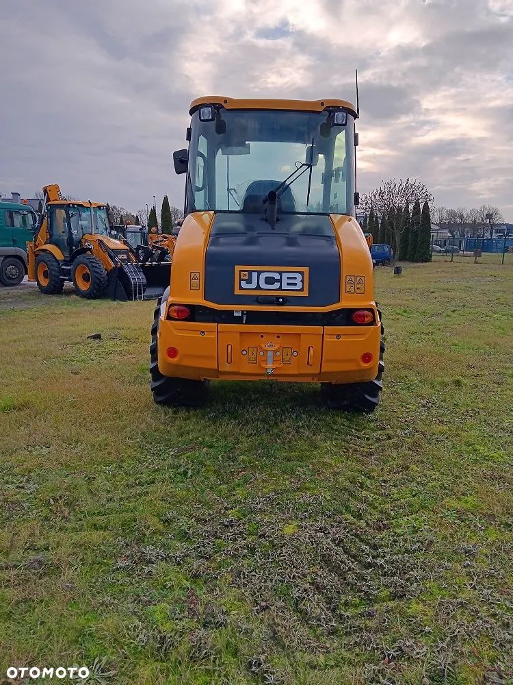 JCB 407 - 5