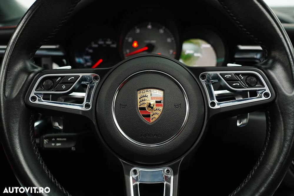 Porsche Macan S - 35