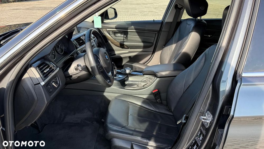 BMW Seria 3 320d xDrive Luxury Line - 19