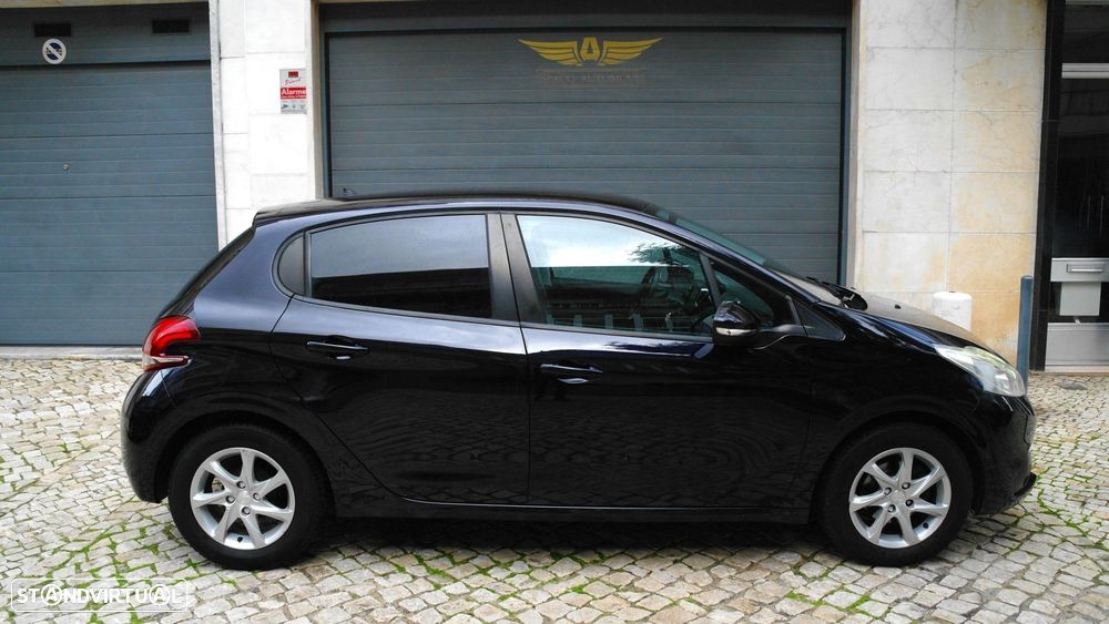Peugeot 208 1.2 PureTech Active - 4