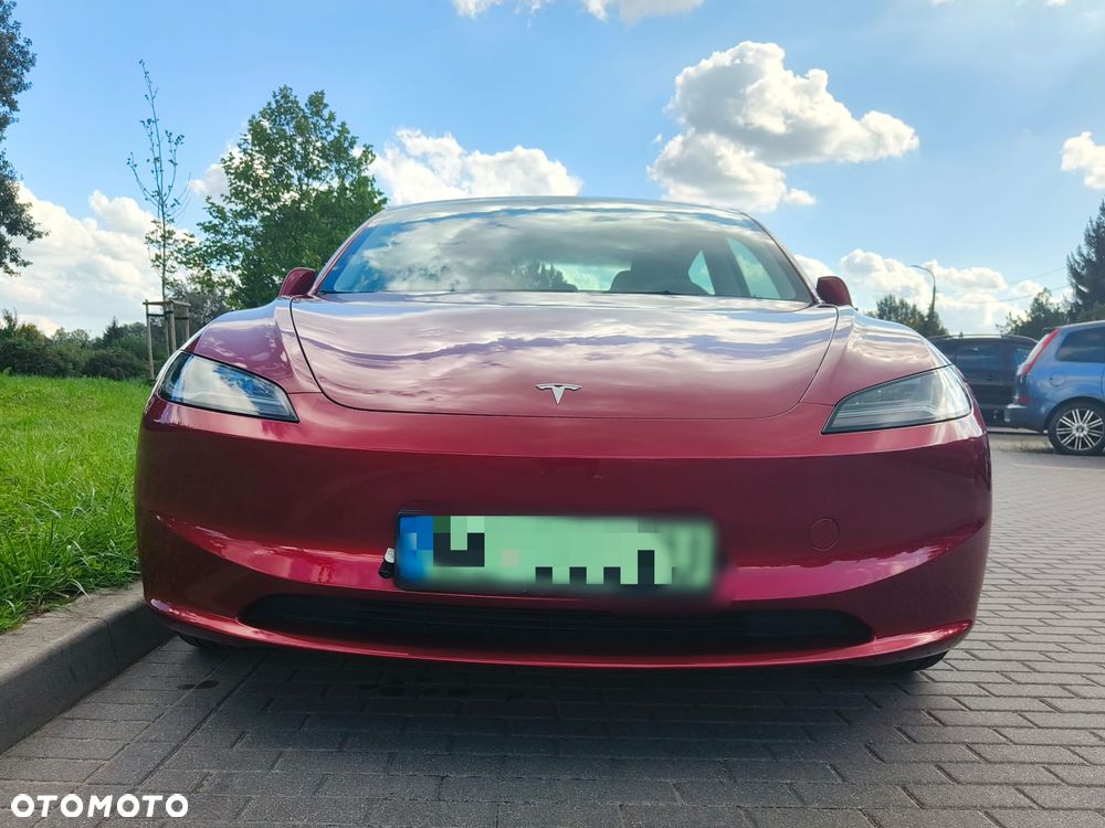 Tesla Model 3 - 4
