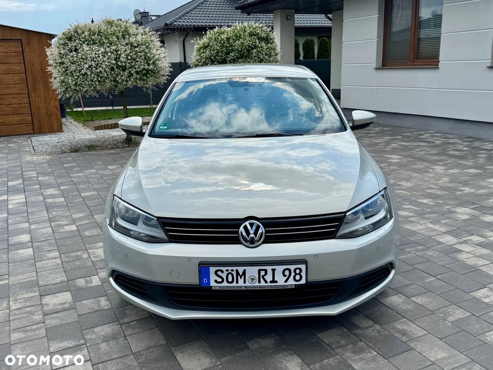 Volkswagen Jetta - 3