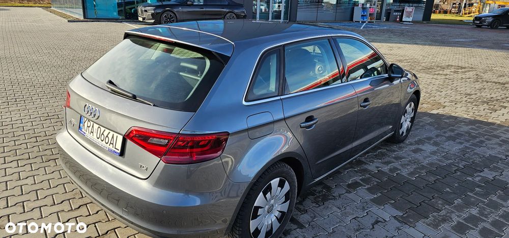 Audi A3 Sportback 2.0 TDI Ambiente - 7