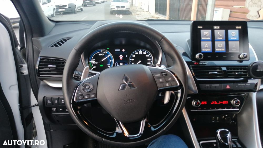 Mitsubishi Eclipse-Cross PHEV Intense+ Black - 11