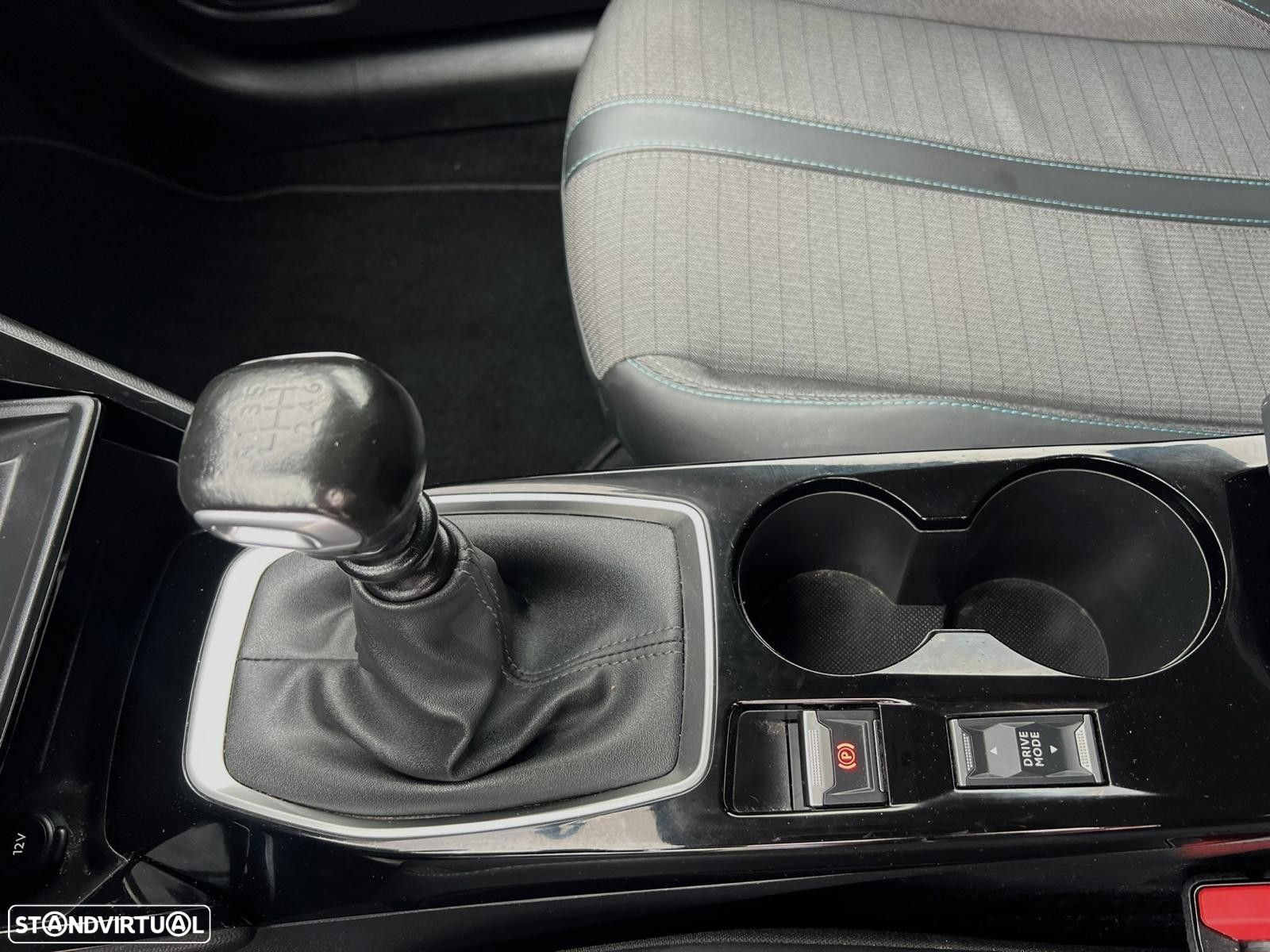 Peugeot 208 1.2 PureTech Allure - 19