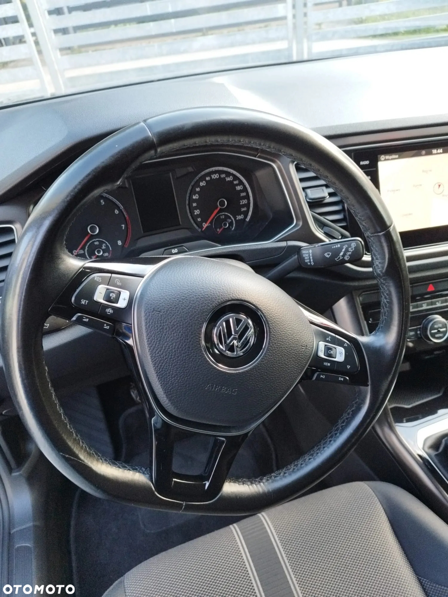 Volkswagen T-Roc - 6
