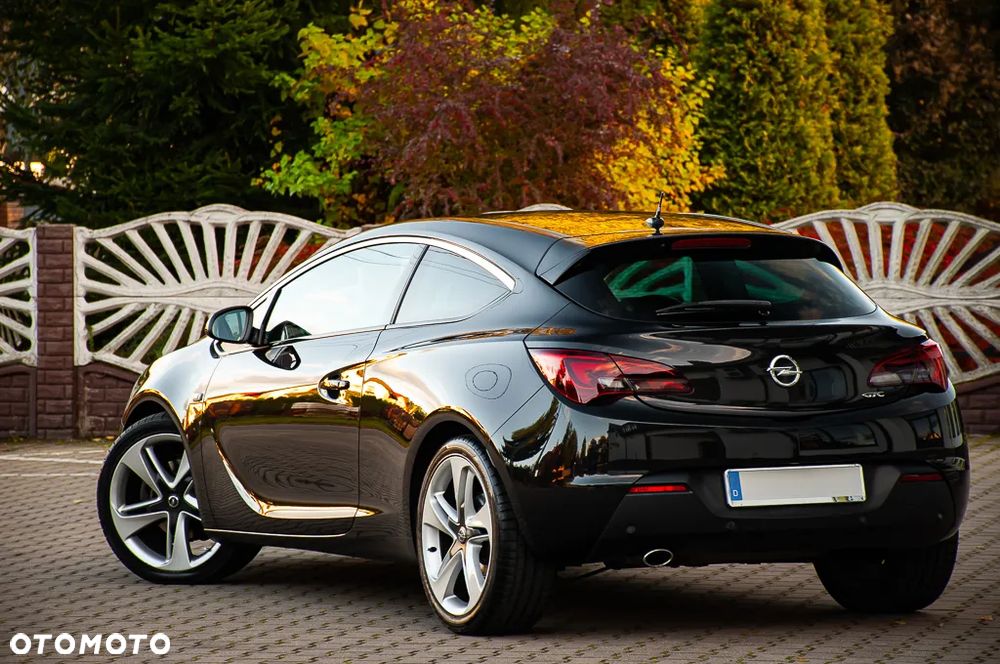 Opel Astra GTC 1.6 Turbo Innovation - 3