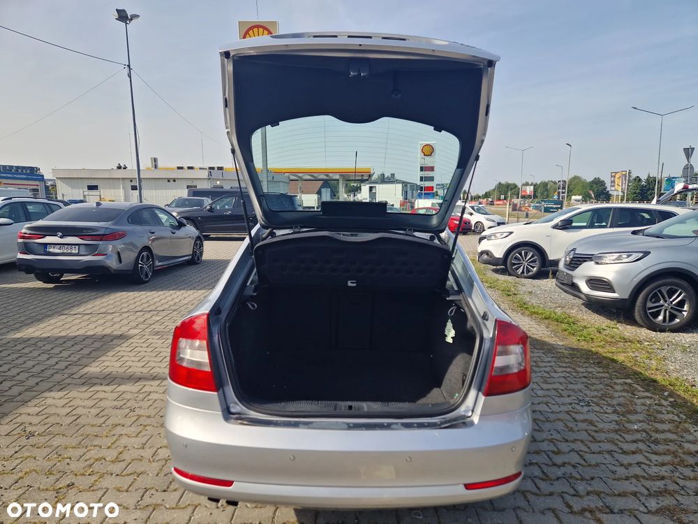 Skoda Octavia 2.0 TSI DSG RS - 8
