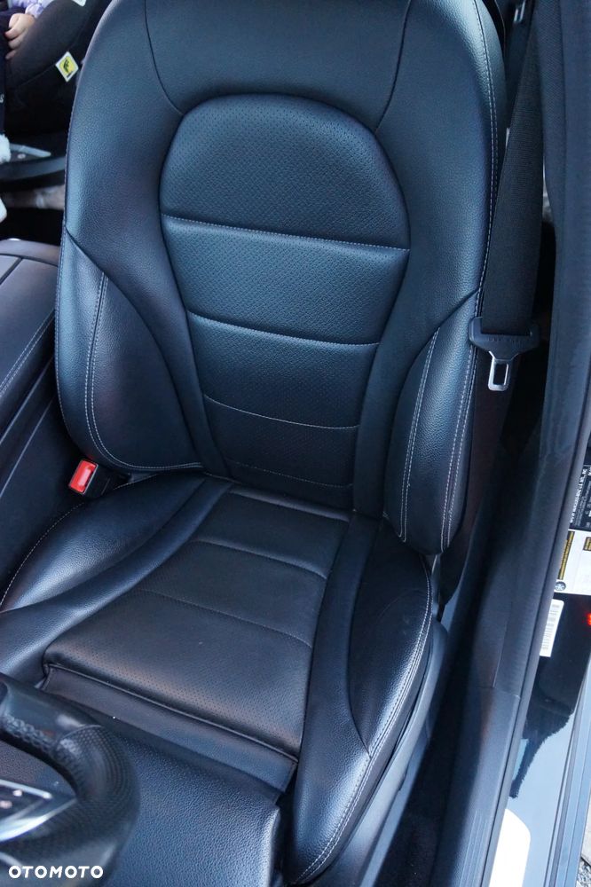 Mercedes-Benz Klasa C 300 7G-TRONIC AMG Line - 12