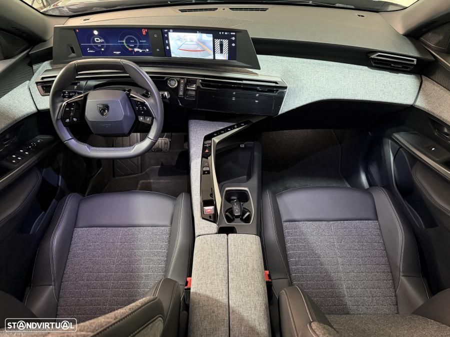 Peugeot 5008 1.2 Hybrid Allure Pack e-DCS6 - 26