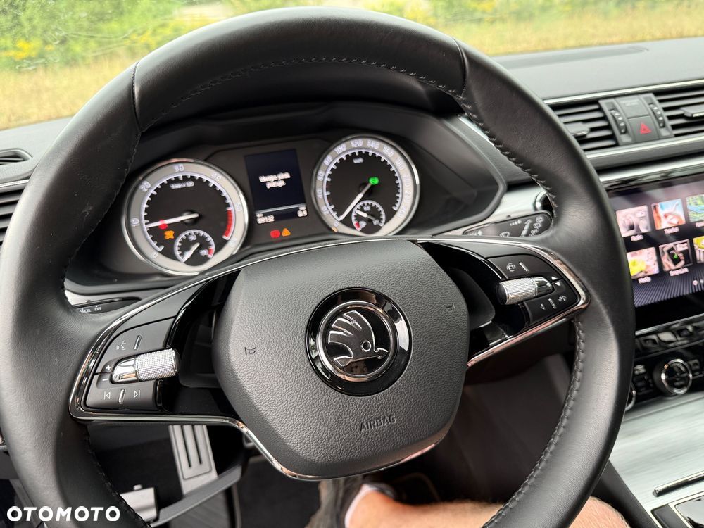 Skoda Superb 2.0 TDI DSG Premium Edition - 31