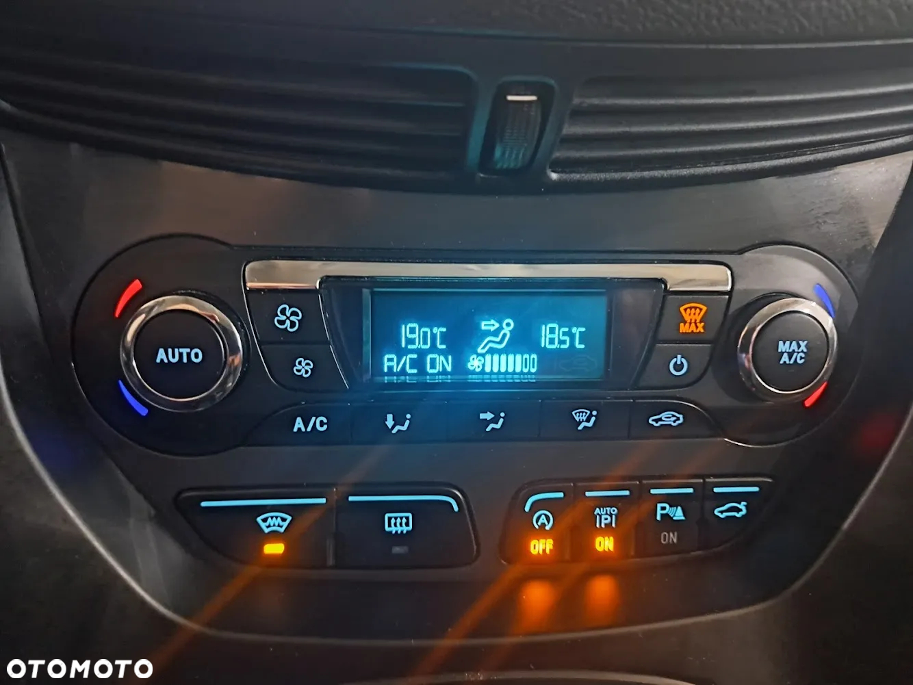 Ford Kuga 1.5 EcoBoost 4WD Titanium Plus - 10