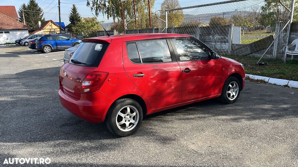 Skoda Fabia 1.2 HTP Elegance - 2