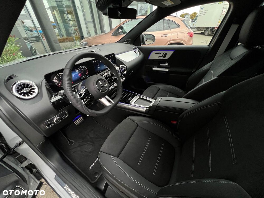 Mercedes-Benz GLA 200 4-Matic AMG Line - 10
