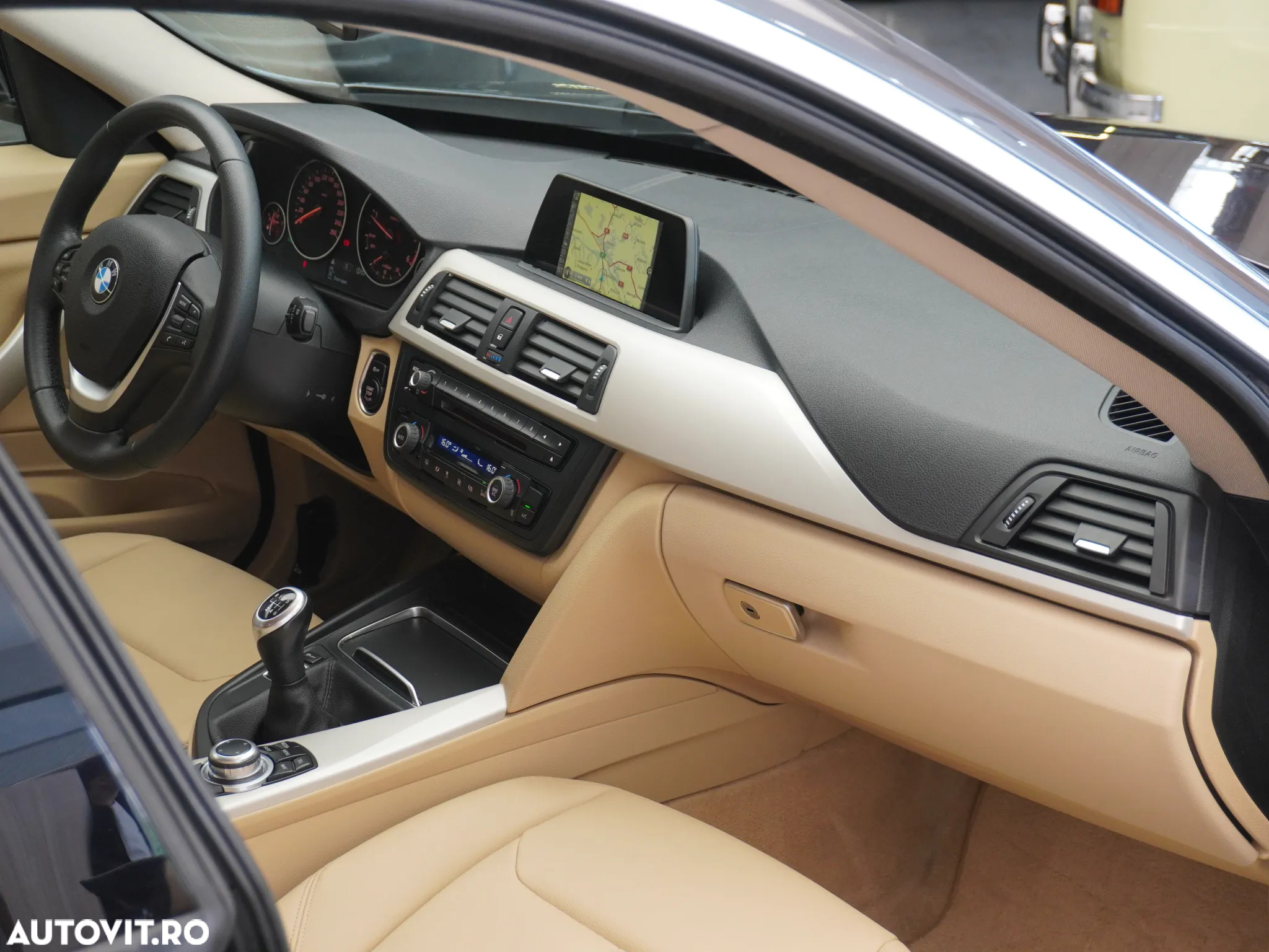 BMW Seria 3 318d - 35
