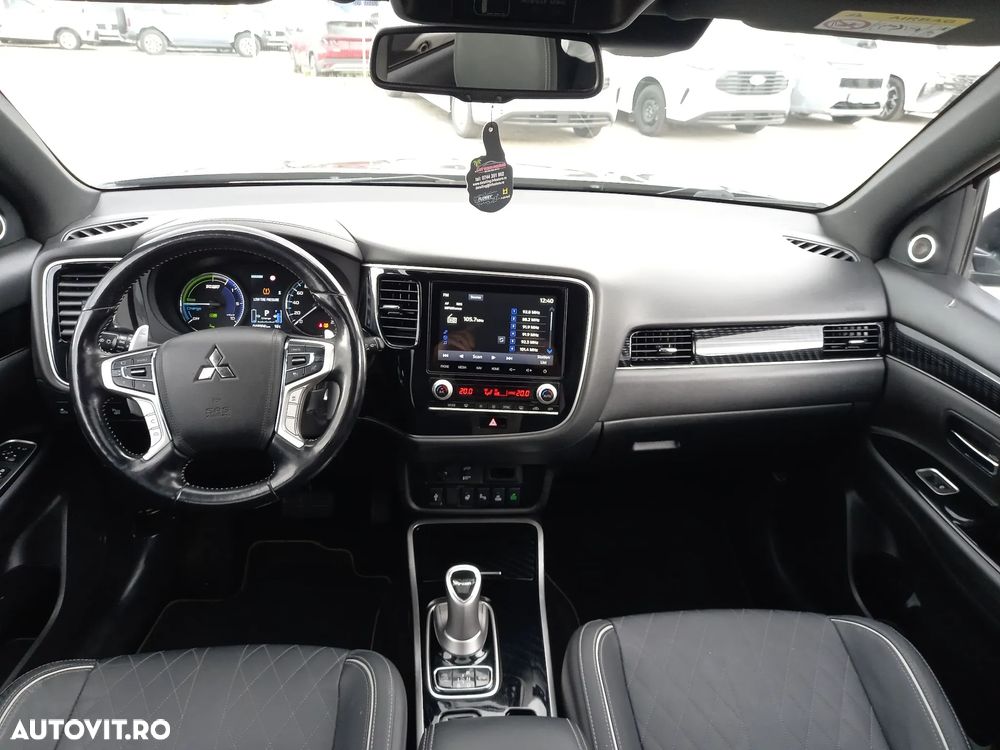 Mitsubishi Outlander 2.4 4WD - 11