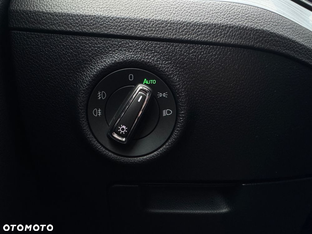 Skoda Superb 2.0 TDI SCR Ambition - 21