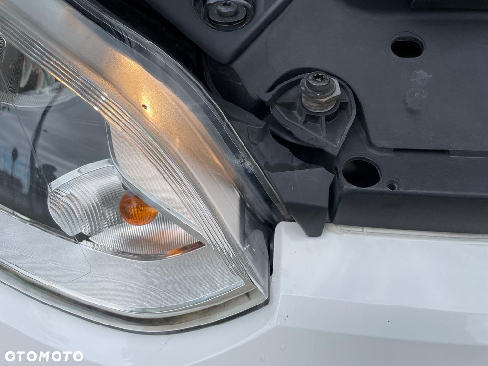 Volkswagen up! groove - 12